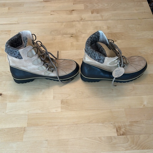 NWT JBU by Jambu Brown Mondoza Knit Collar Lace-Up Boots Women Size 9 - Picture 4 of 7